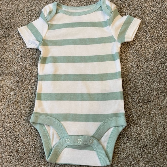 NEW Baby Onesies 7 Pack Size 0-3 Month Basic Bodysuits Neutral Easy Snap Closure - Picture 9 of 15